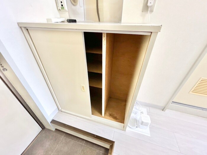 物件内観写真8　(靴箱)