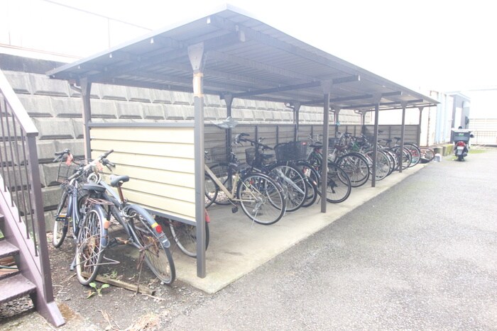 物件外観写真6　(駐輪場)