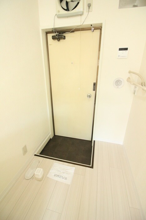 物件内観写真20　(玄関)