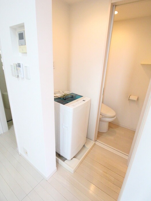 物件内観写真14　(洗濯機置場)