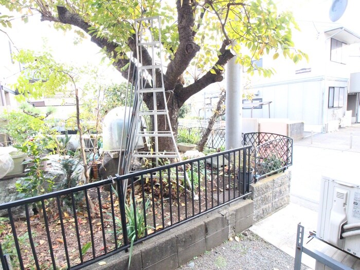 物件内観写真22　(室内からの展望)