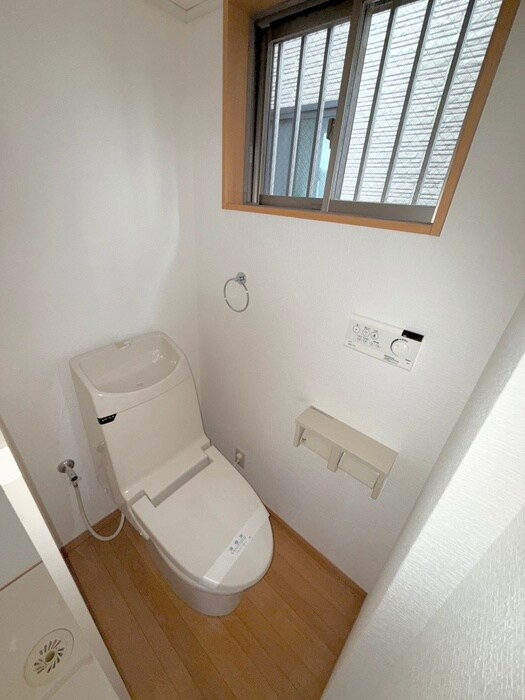 物件内観写真12　(トイレ)