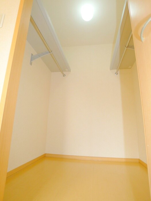 物件内観写真13　(収納)