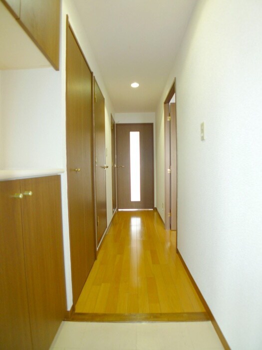 物件内観写真8　(玄関)