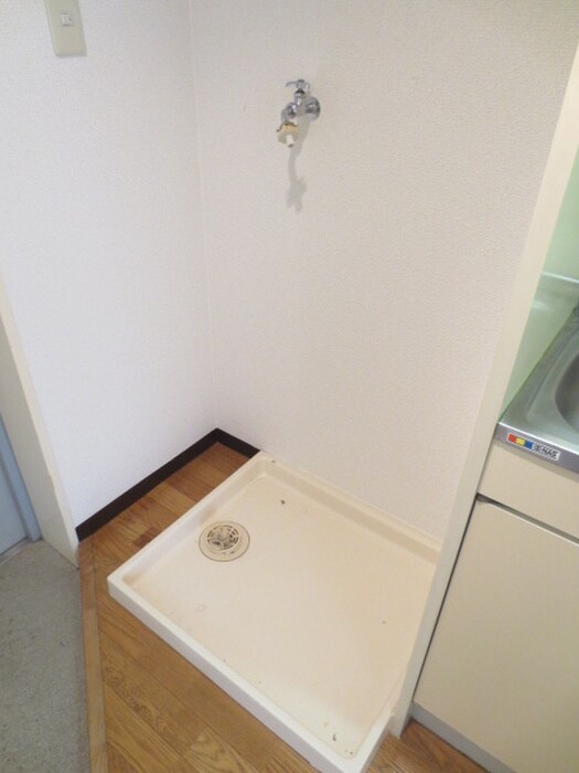 物件内観写真13　(洗濯機置場)