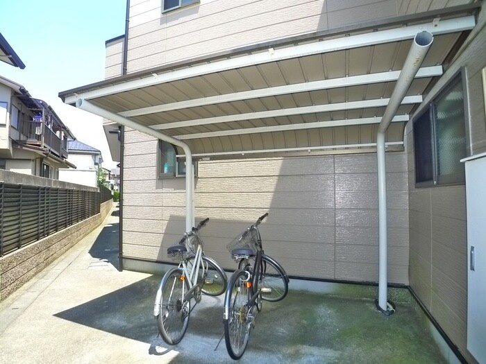 物件外観写真4　(駐輪場)