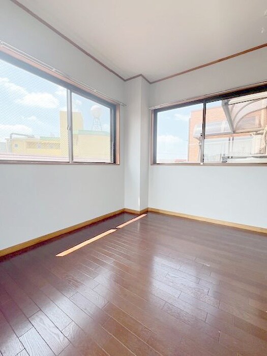 物件内観写真10　(室内からの展望)