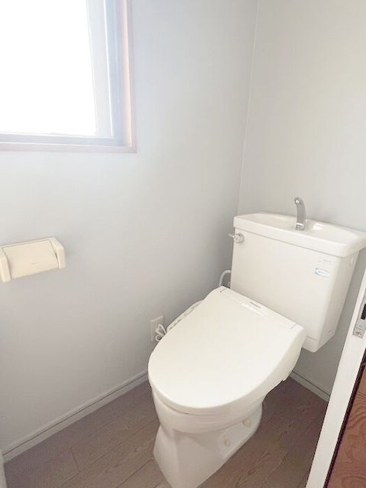 物件内観写真14　(トイレ)