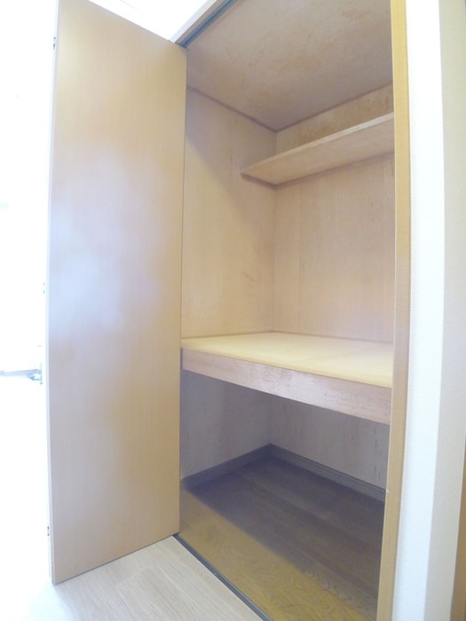 物件内観写真12　(収納)