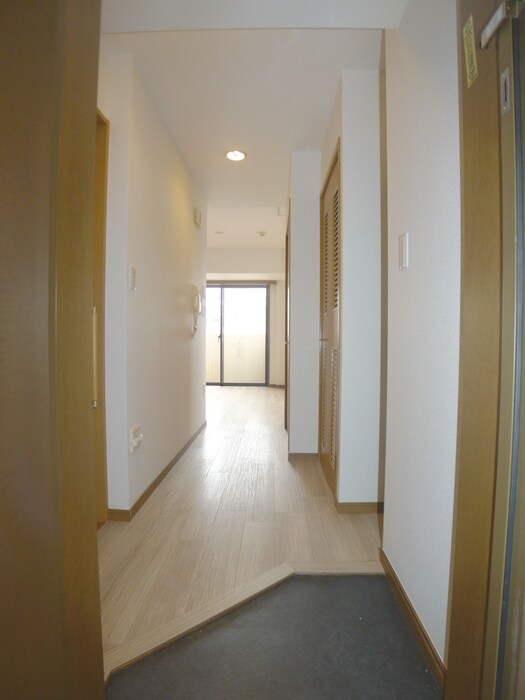 物件内観写真17　(玄関)