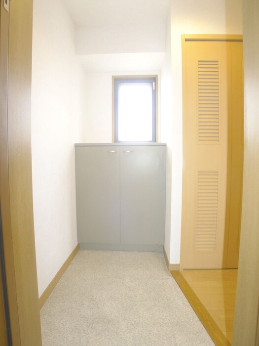 物件内観写真17　(玄関)