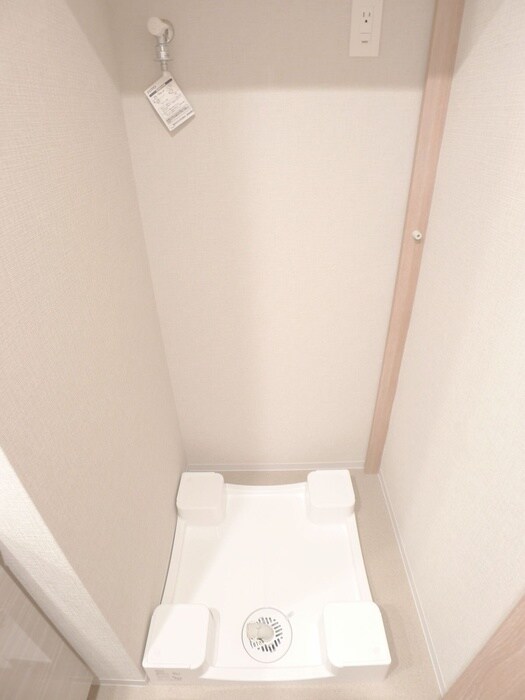 物件内観写真9　(洗濯機置場)