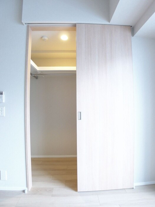 物件内観写真18　(収納)