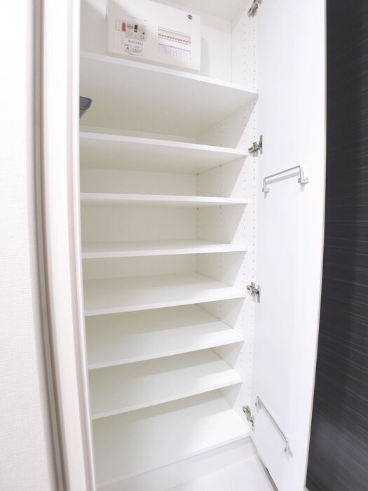 物件内観写真18　(靴箱)