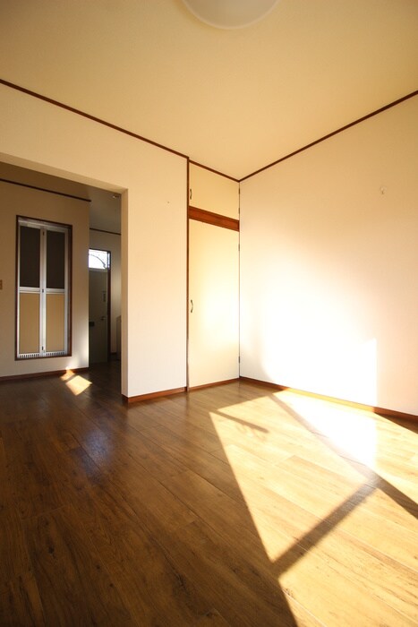 物件内観写真8　(居室)