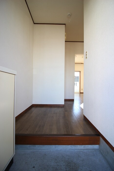 物件内観写真17　(玄関)