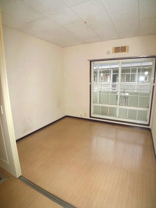 物件内観写真10　(室内からの展望)