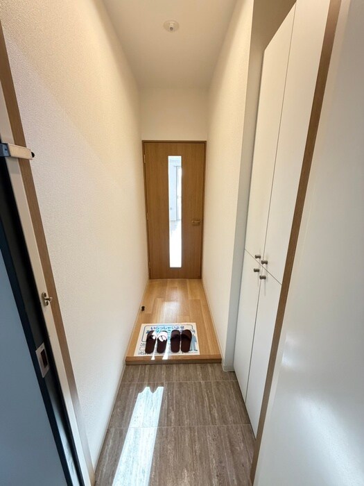 物件内観写真22　(玄関)