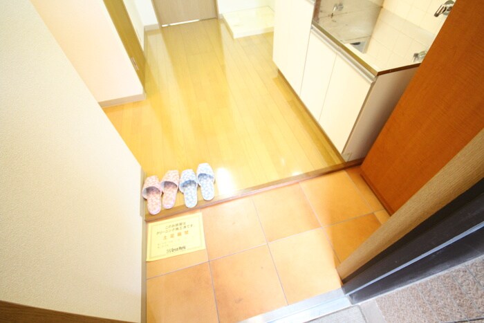 物件内観写真7　(玄関)