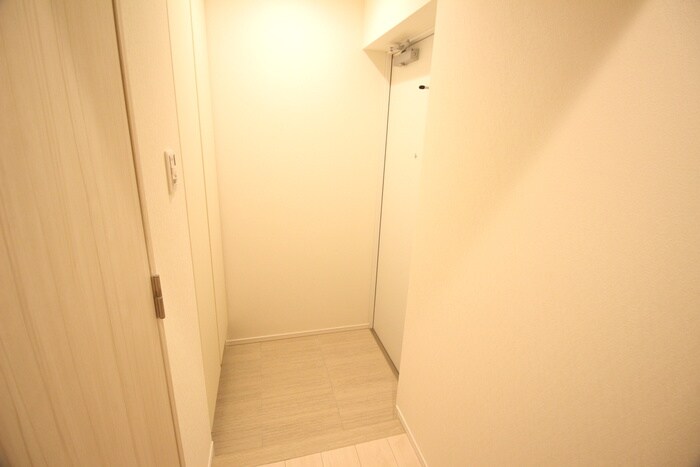 物件内観写真16　(玄関)