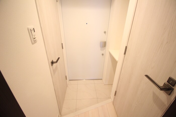 物件内観写真18　(玄関)