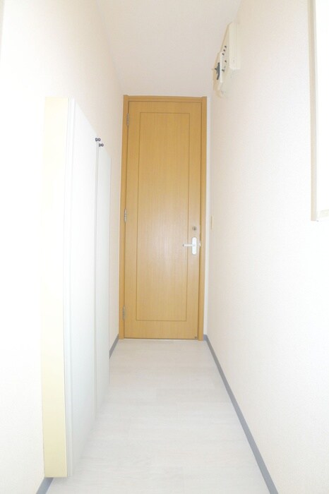 物件内観写真17　(廊下)
