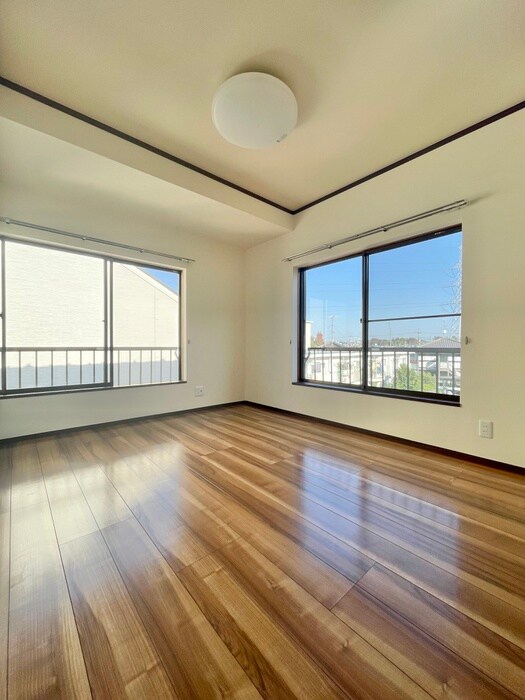 物件内観写真4　(居室)