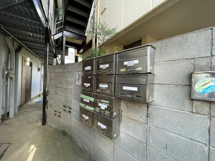 物件外観写真4　(エントランス部分)