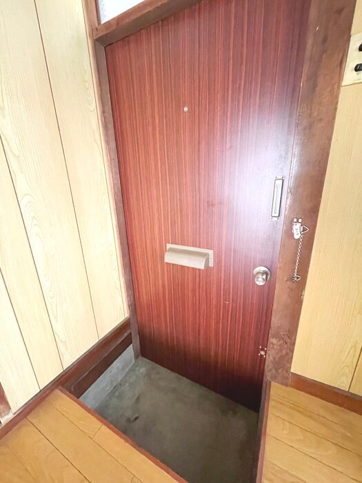 物件内観写真15　(玄関)