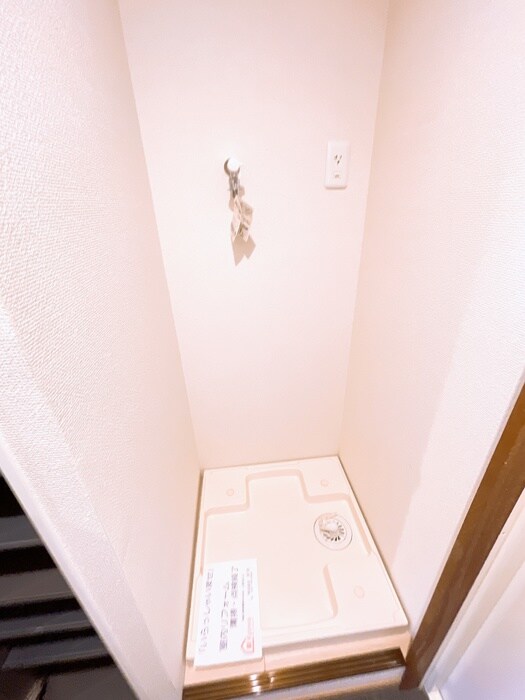 物件内観写真13　(洗濯機置場)