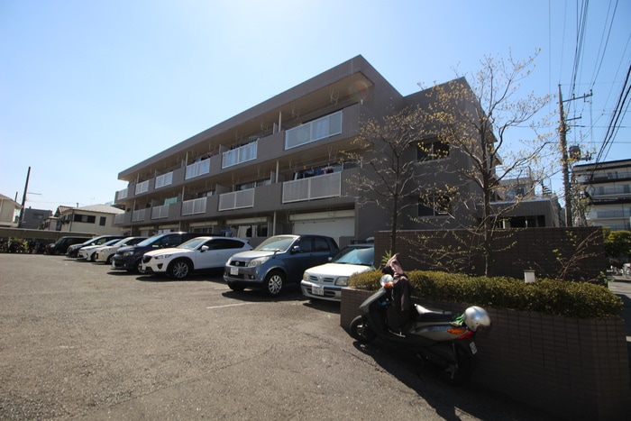 物件外観写真2　(駐車場)