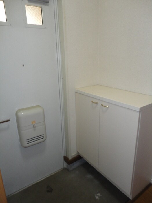 物件内観写真16　(玄関)