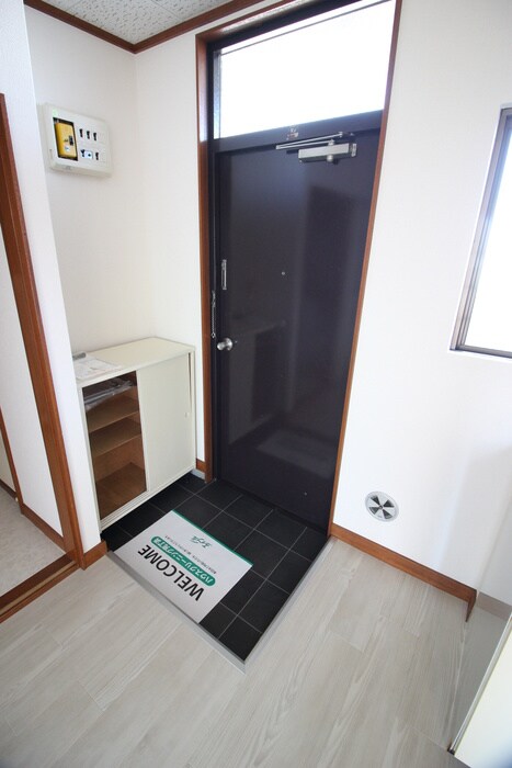 物件内観写真7　(玄関)
