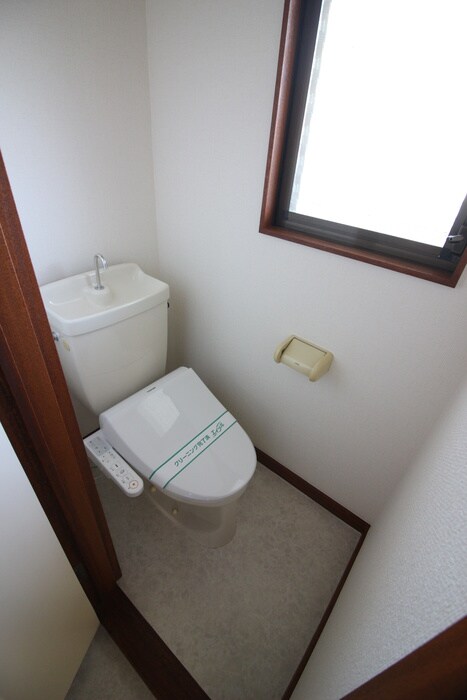 物件内観写真12　(トイレ)