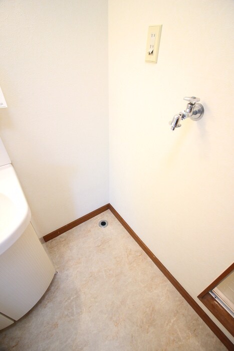 物件内観写真21　(洗濯機置場)