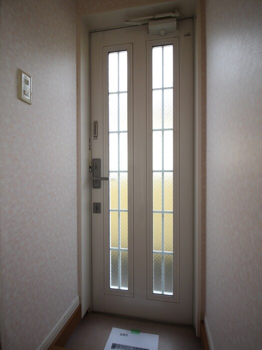物件内観写真7　(玄関)