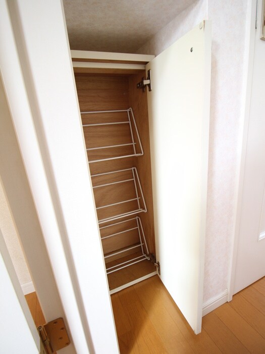 物件内観写真8　(靴箱)