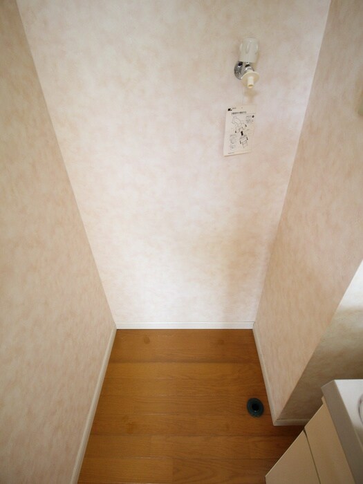 物件内観写真16　(洗濯機置場)