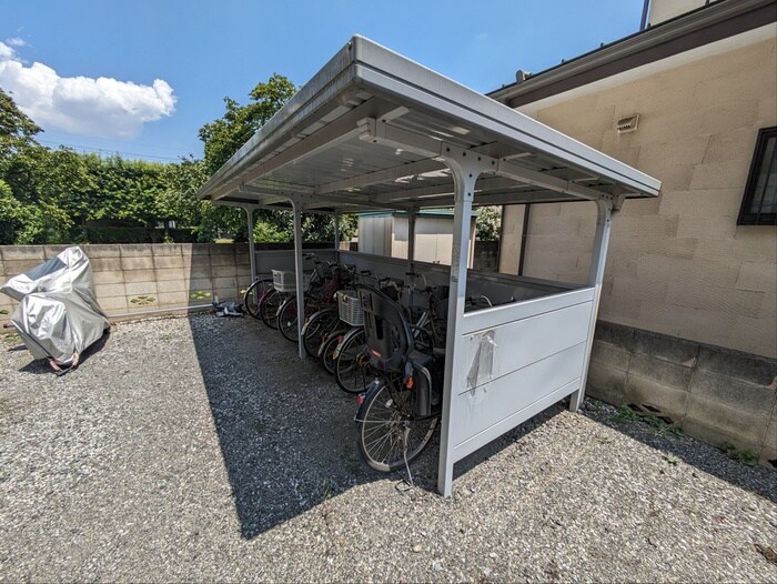 物件外観写真4　(駐輪場)