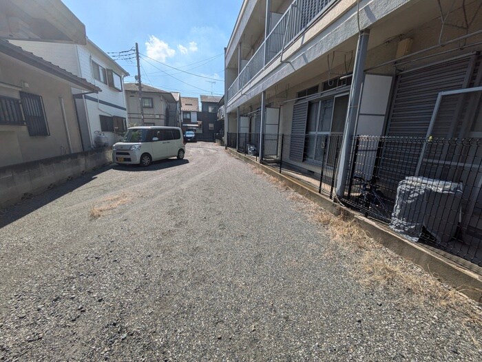物件外観写真6　(駐車場)