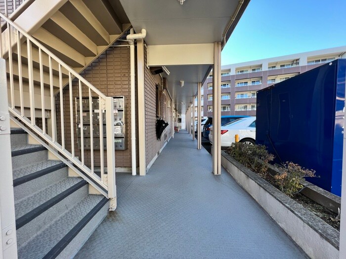 物件外観写真3　(エントランス部分)