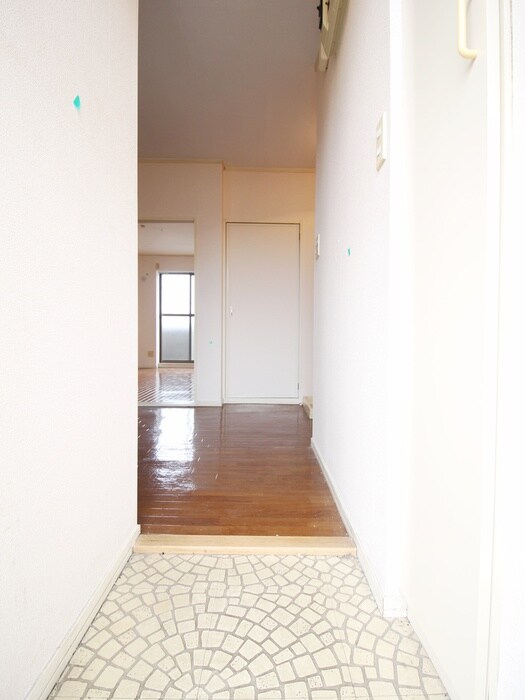 物件内観写真17　(玄関)