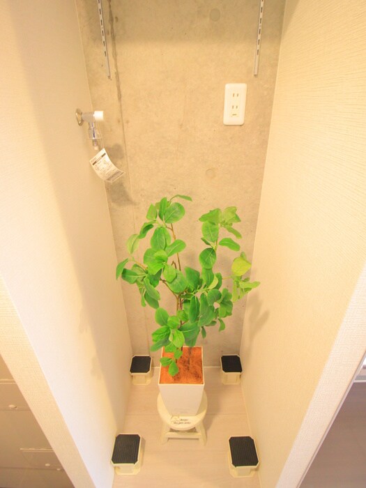 物件内観写真15　(洗濯機置場)