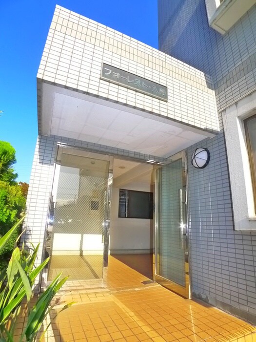 物件外観写真2　(エントランス部分)