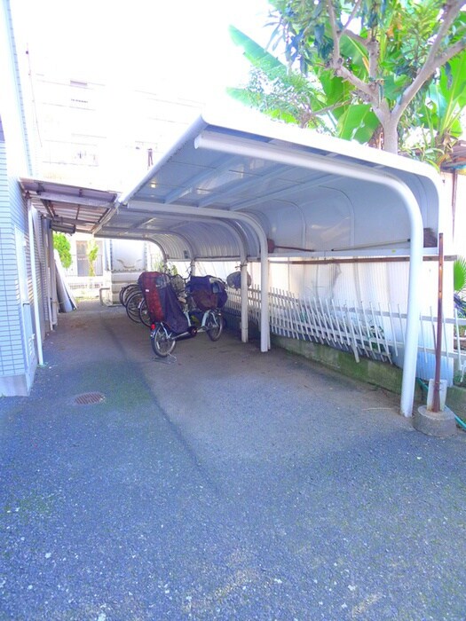 物件外観写真3　(駐輪場)