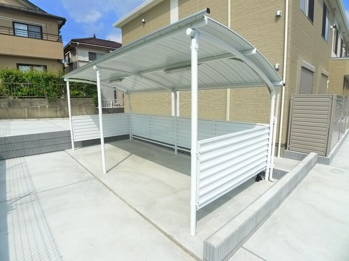 物件外観写真5　(駐輪場)