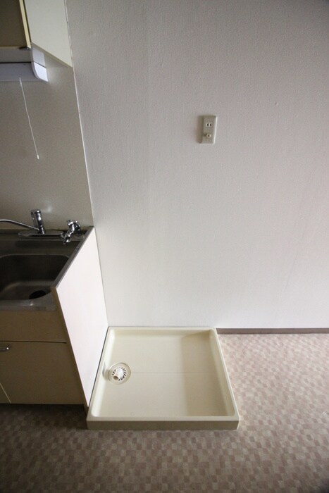 物件内観写真9　(洗濯機置場)