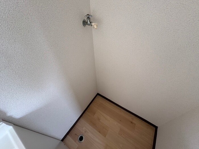 物件内観写真15　(洗濯機置場)