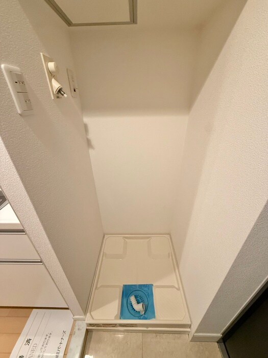 物件内観写真12　(洗濯機置場)