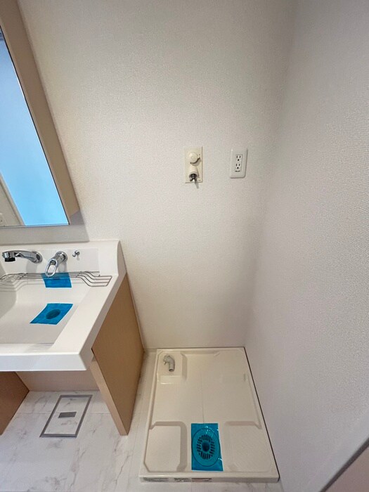 物件内観写真12　(洗濯機置場)